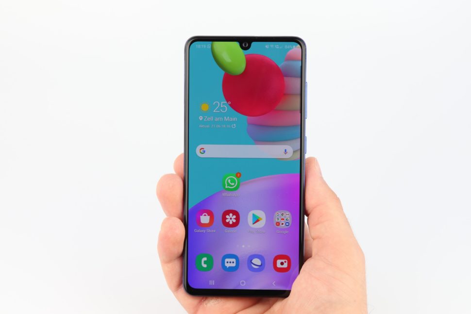 Samsung Galaxy A41 Hand Vorder Rückseite 2