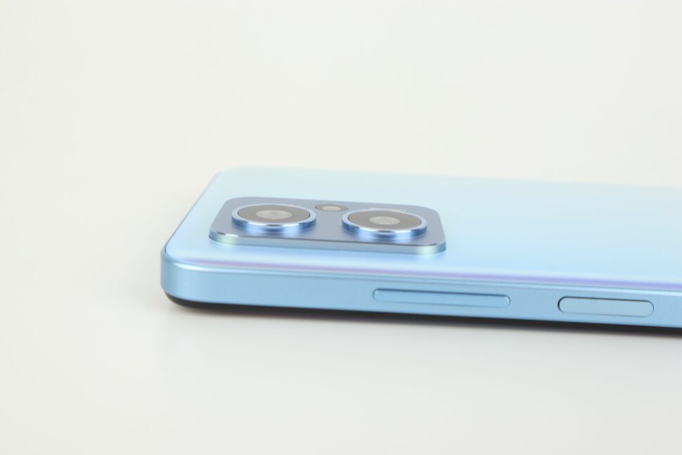 Poco X4 GT Anschluesse und Buttons 5