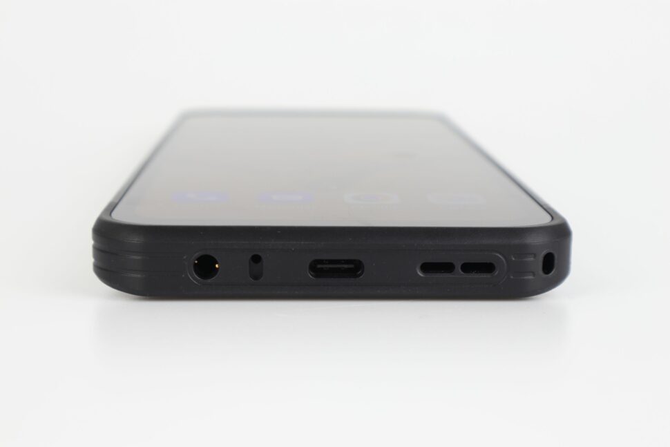 Ulefone Armor 17 Pro Verarbeitung Anschluesse 1
