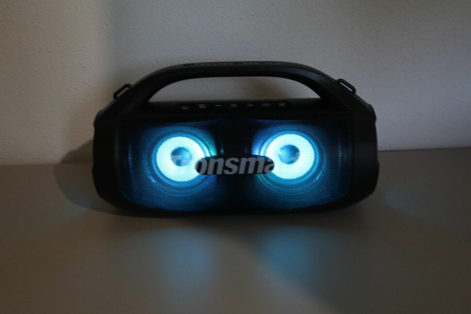 Tronsmart Bang SE Test Anschluesse Klappe 11