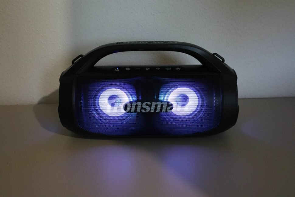 Tronsmart Bang SE Test Anschluesse Klappe 13