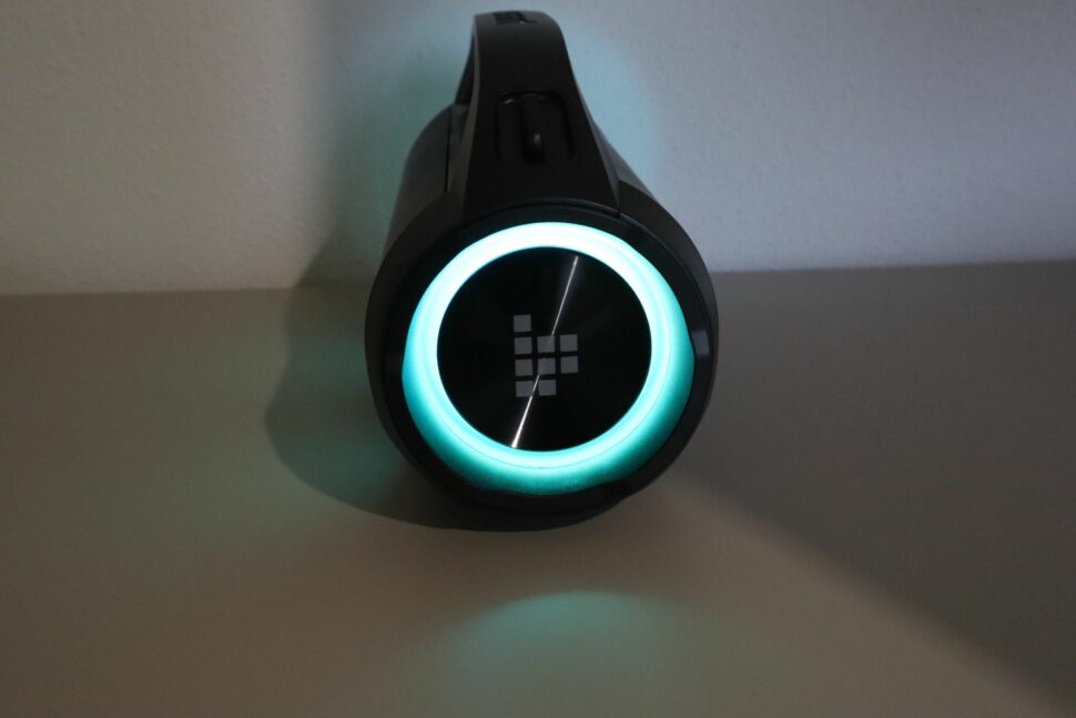 Tronsmart Bang SE Test Anschluesse Klappe 17