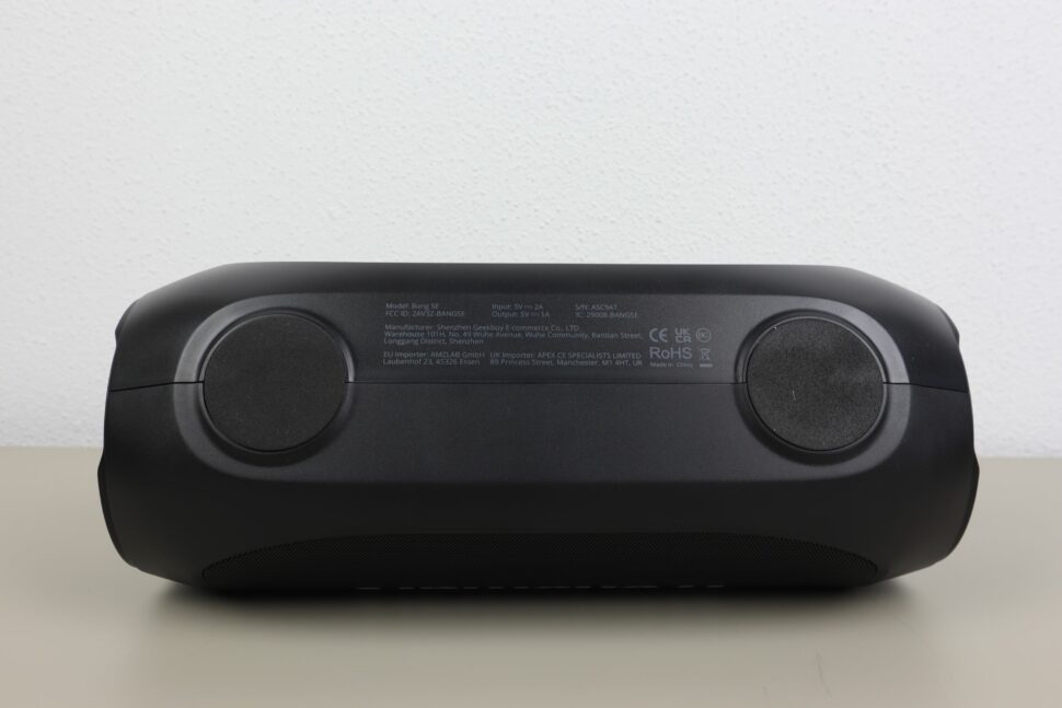 Tronsmart Bang SE Test Anschluesse Klappe 6