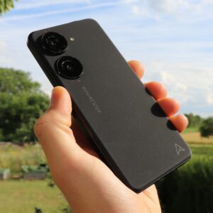 Asus ZenFone 10 Test Produktfotos draussen 1
