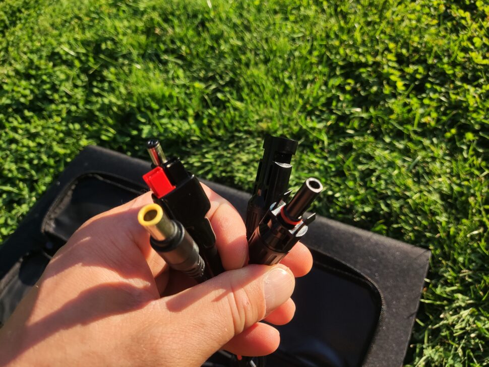 Yargo 100W faltbar Anschluskabel2