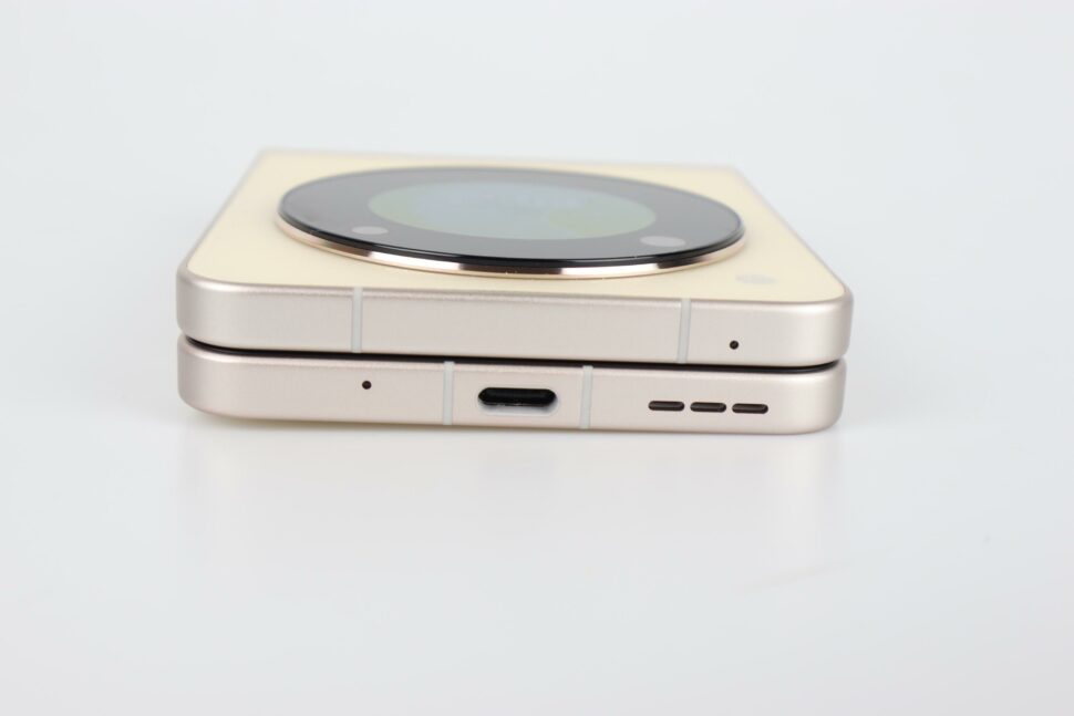 Nubia Flip Design Verarbeitung geklappt 3