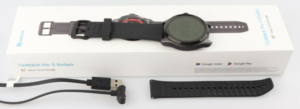 TicWatch Pro 5 Enduro Test Produktfotos Lieferumfang