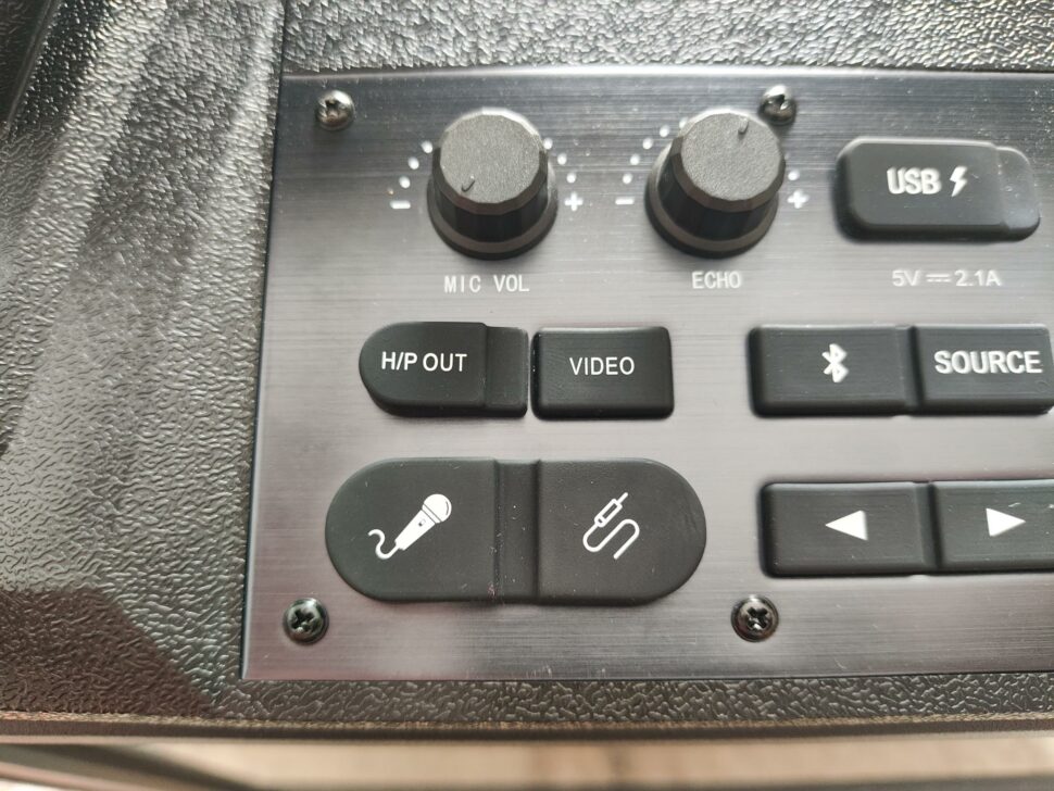 Monster Vmay Bluetooth Lautsprecher Anschluesse 2