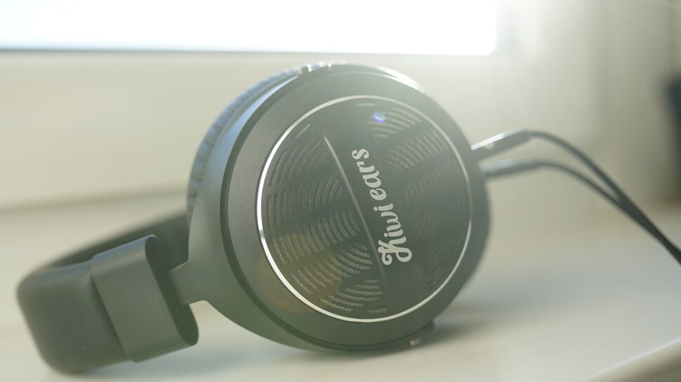 Kiwi Ears Ellipse Banner 1