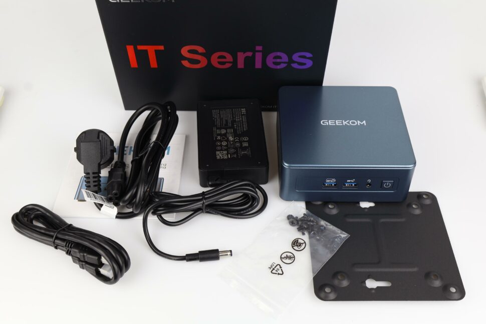 Geekom Mini IT13 2025 Edition Lieferumfang