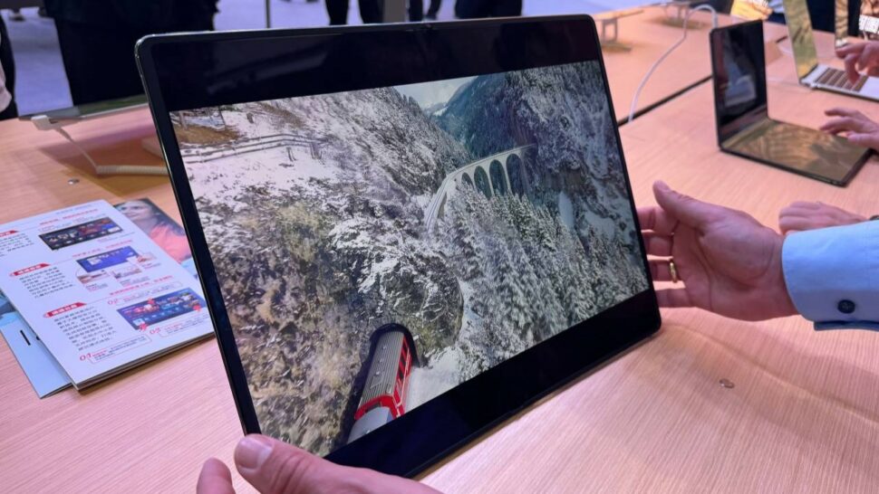 Huawei MateBook Fold Ultimate MWC China 2025 2
