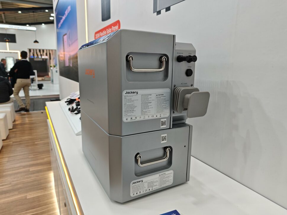 Jackery Intersolar 2025 22