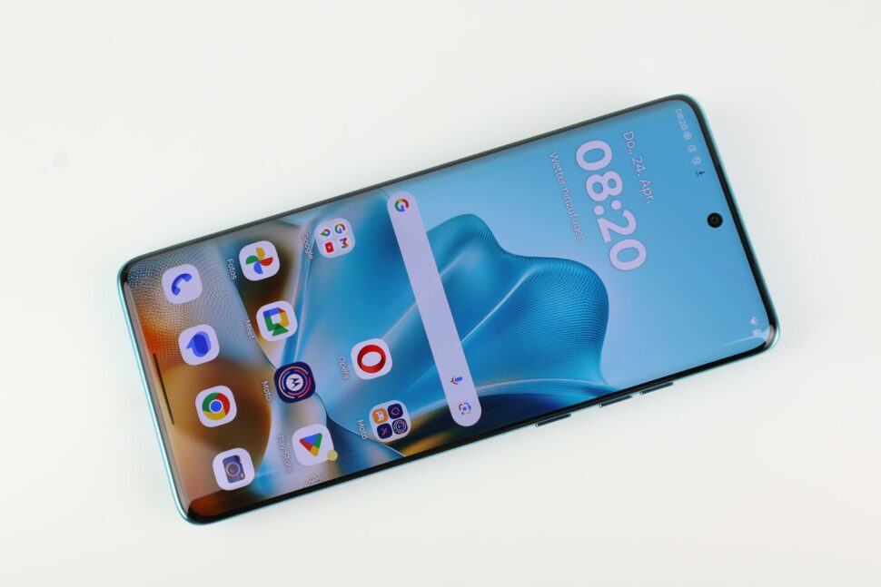 Motorola Edge 60 Fusion Display Raender Curved 4