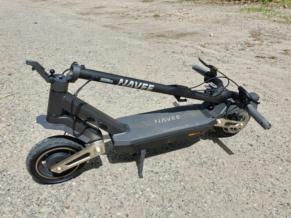 NaveeST3PRO Folded