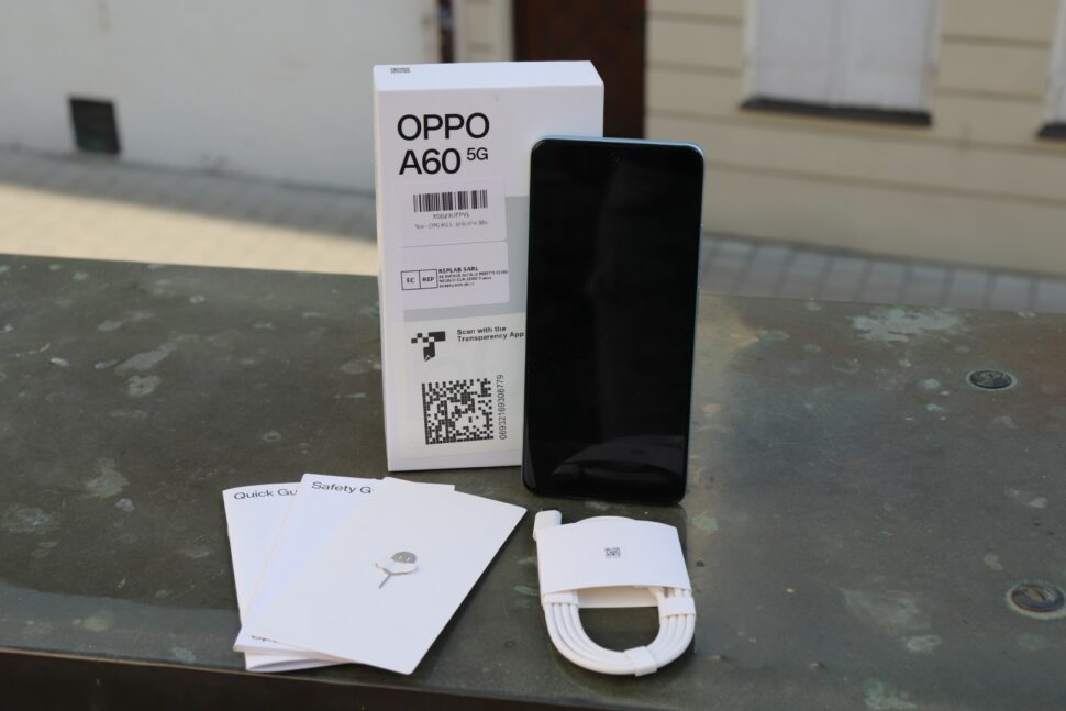 Oppo A60 Lieferumfang 1