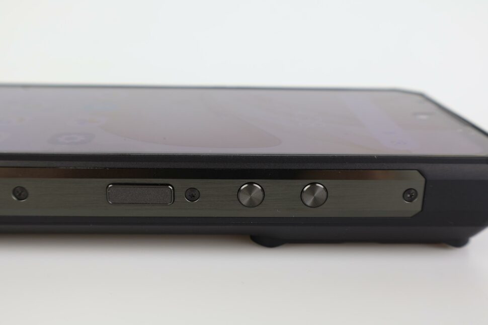 Oukitel WP300 Buttons Design Verarbeitung 3