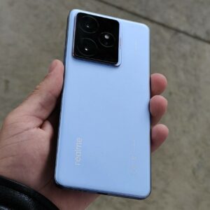 Realme GT 7 EU Launch Hand 2