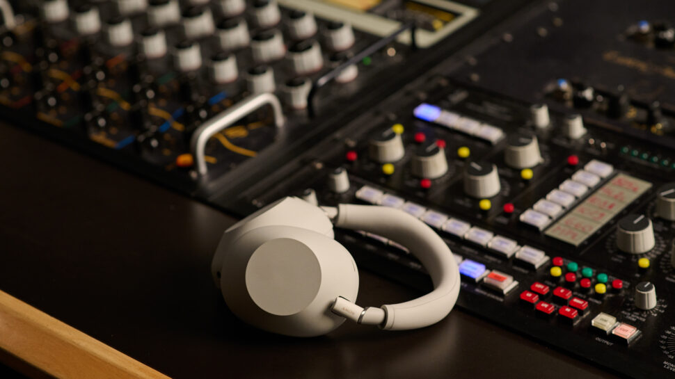 Sony WH 1000XM6 Banner I