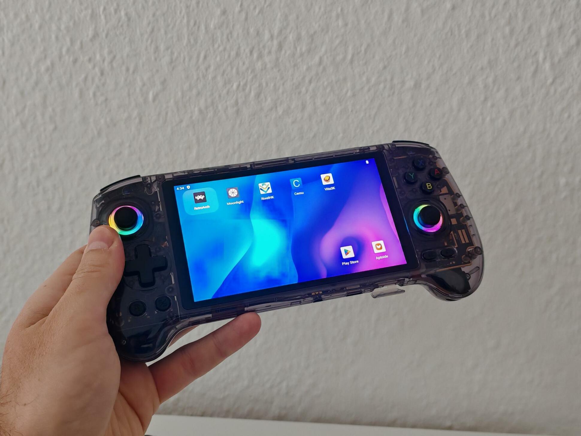 Anbernic RG 557 im Test - Handheld mit Wii U & PS3 Spielbarkeit?