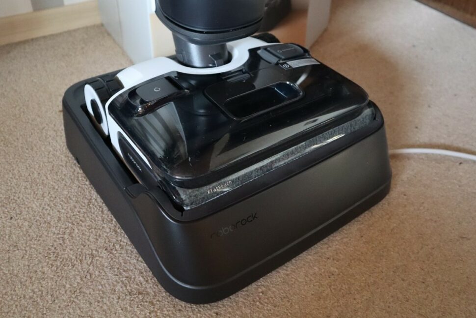 Roborock F25 Ace Test Ladestation