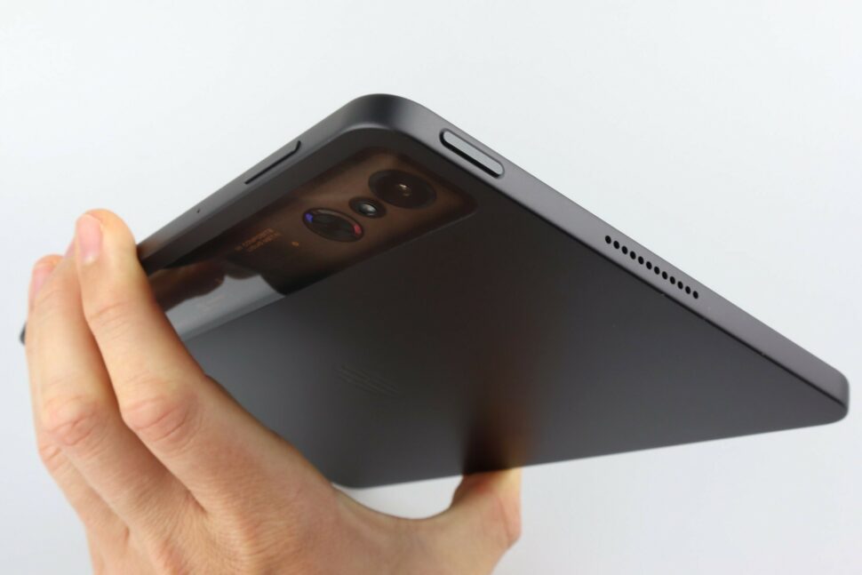 RedMagic Astra Gaming Tablet Test Hand 1