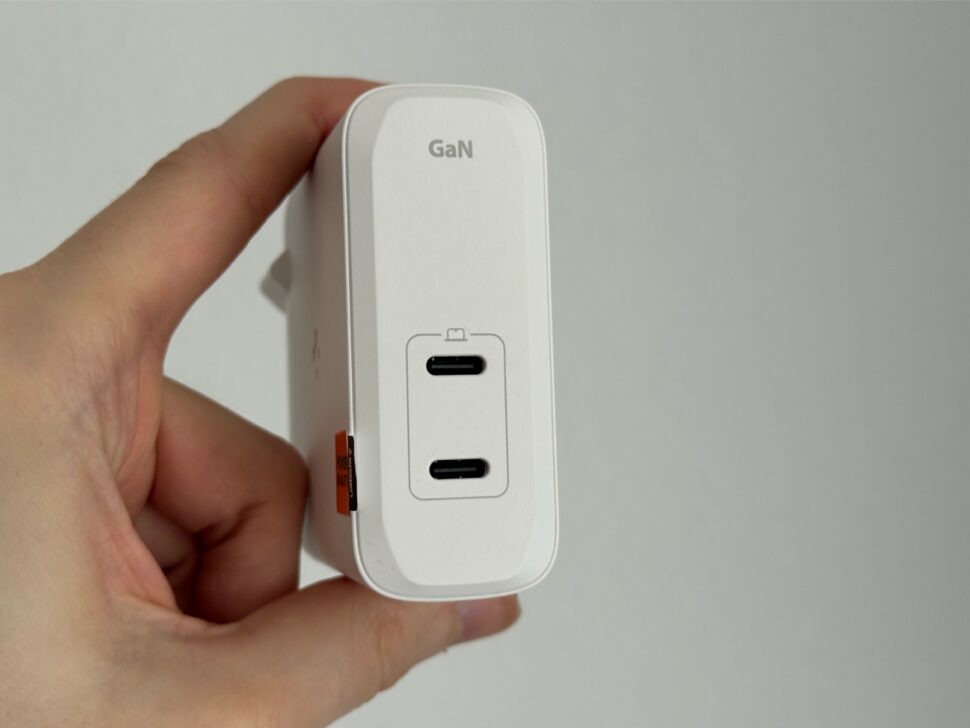 Spigen 140W Lader Design 3