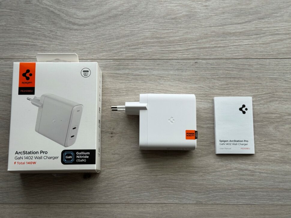 Spigen 140W Lader Lieferumfang