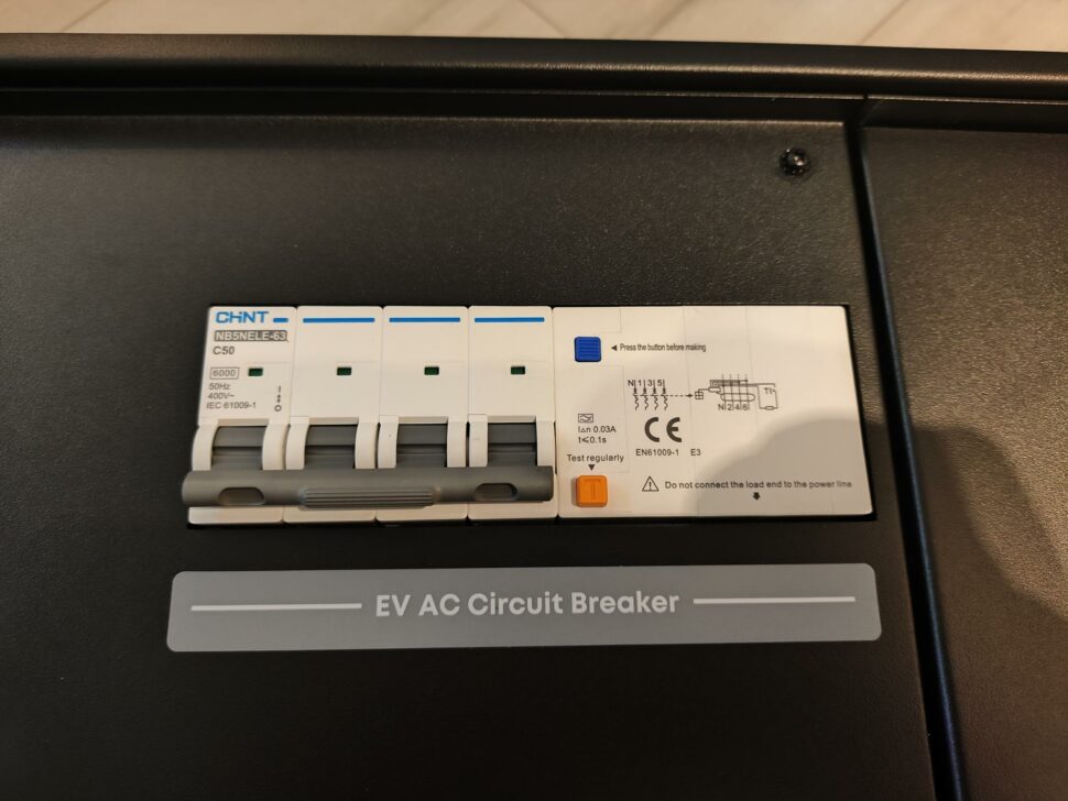 Anker Power Dock Design 3