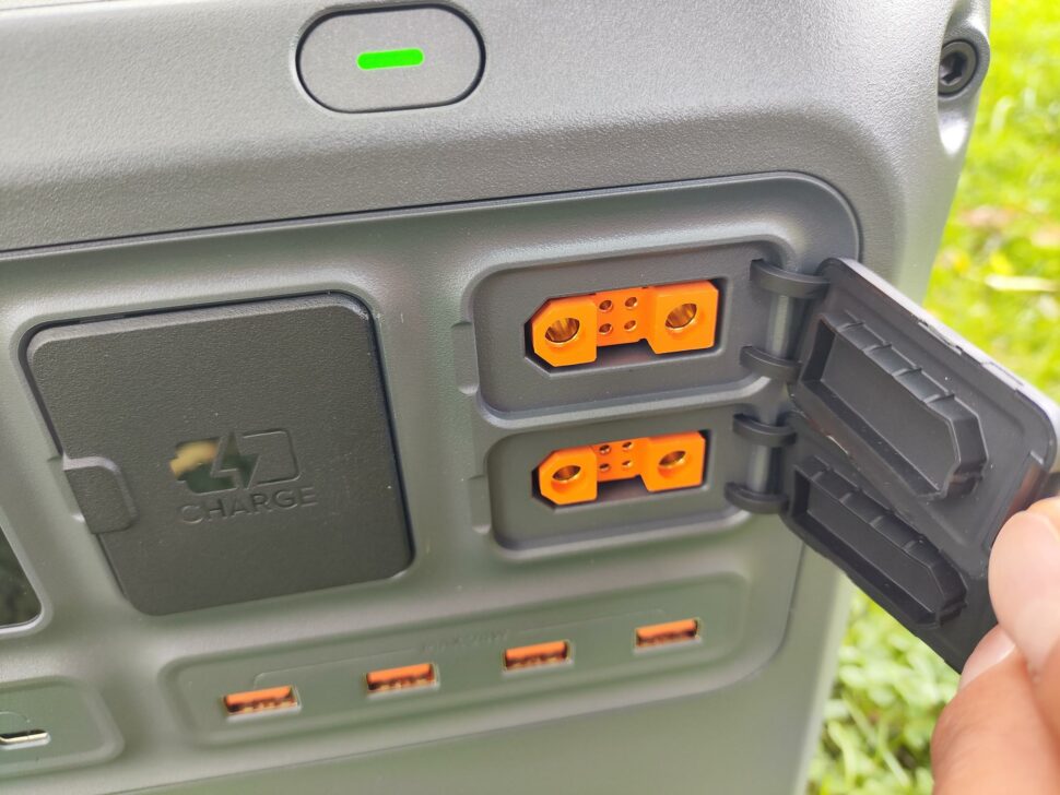 DJI Power 2000 Anschluesse 4