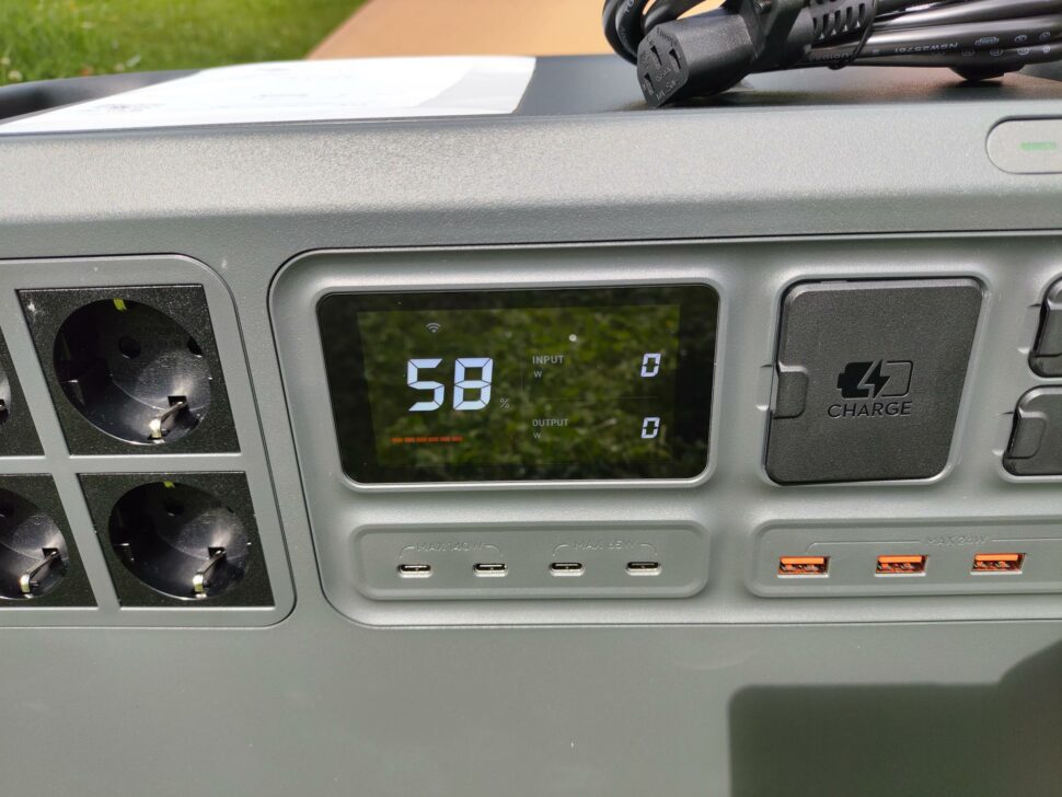 DJI Power 2000 Display 1