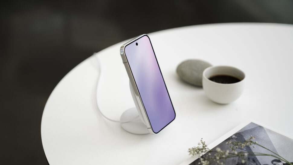 Pixelsnap Charger with Stand Banner I e1755729224420