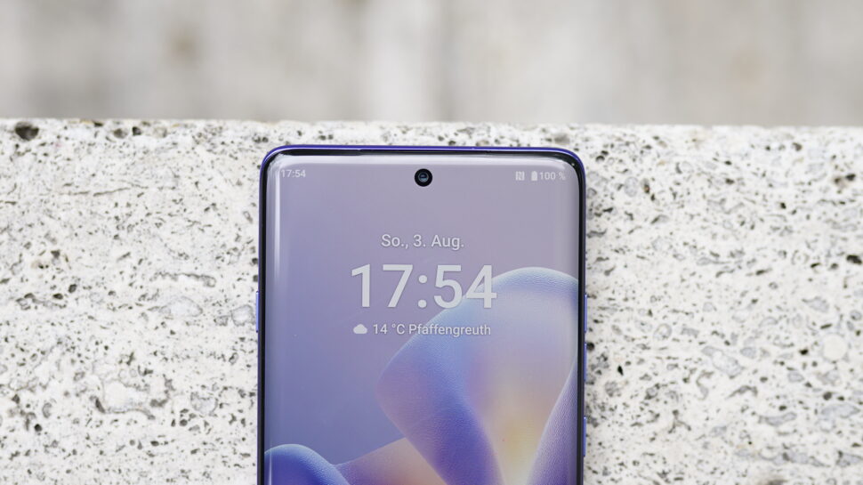 Motorola Edge 60 Pro Banner 83