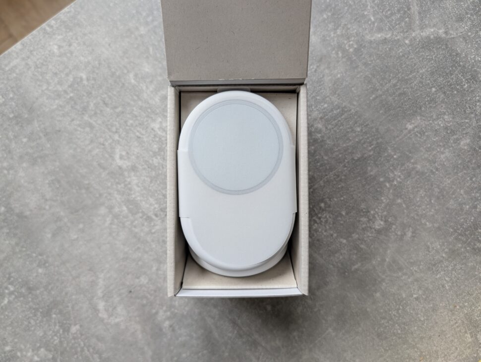 Google Pixelsnap Ladegeraet mit Standhalterung Unboxing III