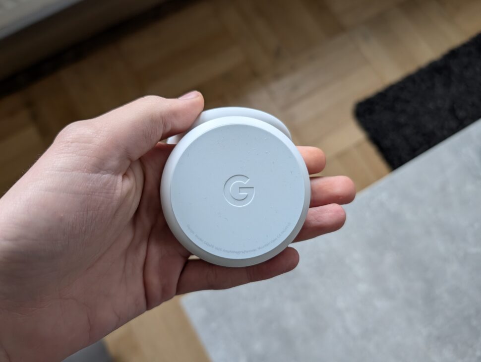 Google Pixelsnap Ladegeraet mit Standhalterung Unboxing VI