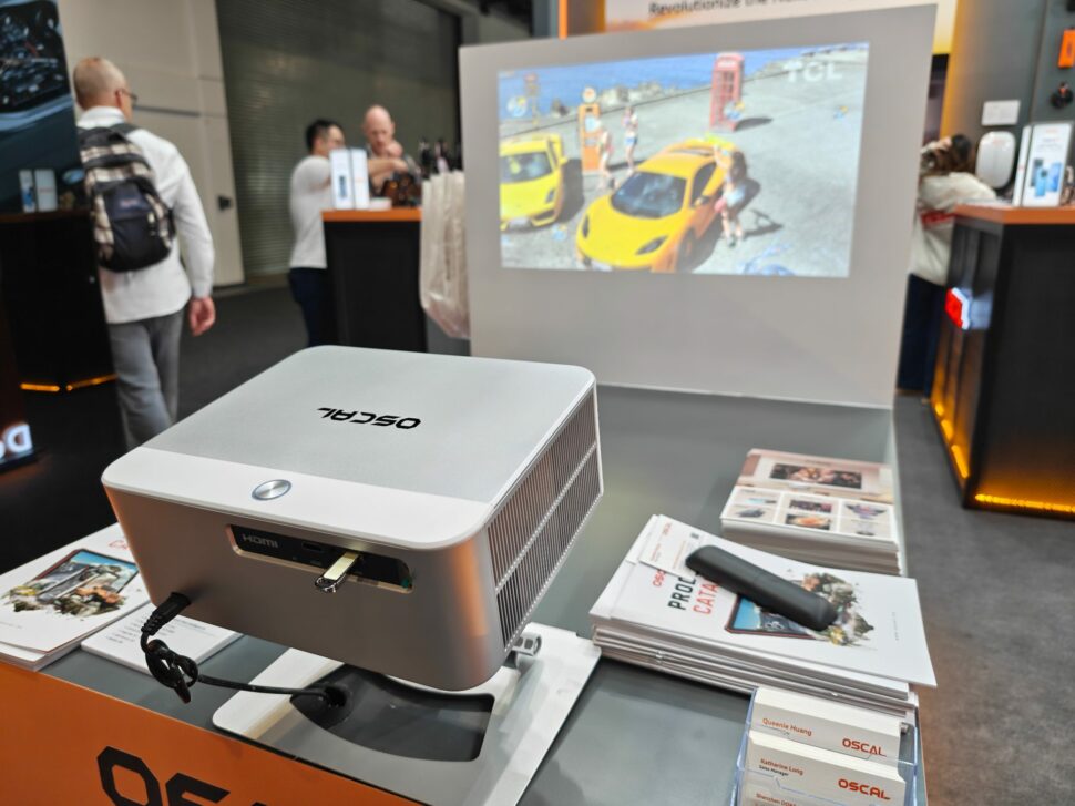 Oscal PV800 Beamer
