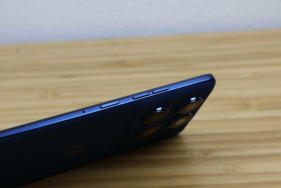 Motorola Edge 60 Verarbeitung Anschluesse 2