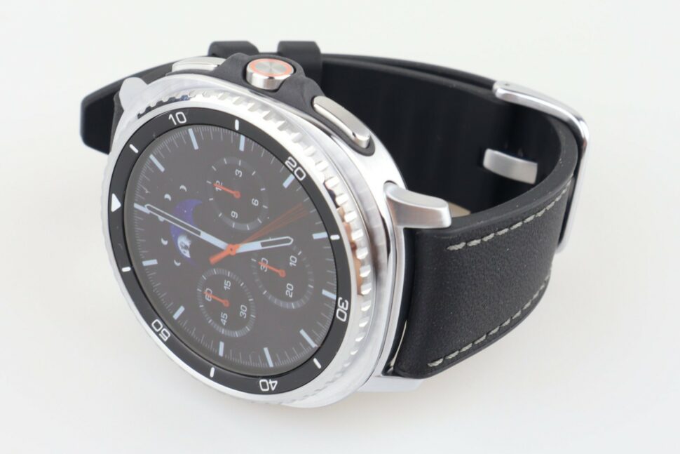 Samsung Galaxy Watch 8 Classic Test Design 1