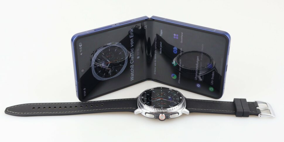 Samsung Galaxy Watch 8 Classic Test Flip