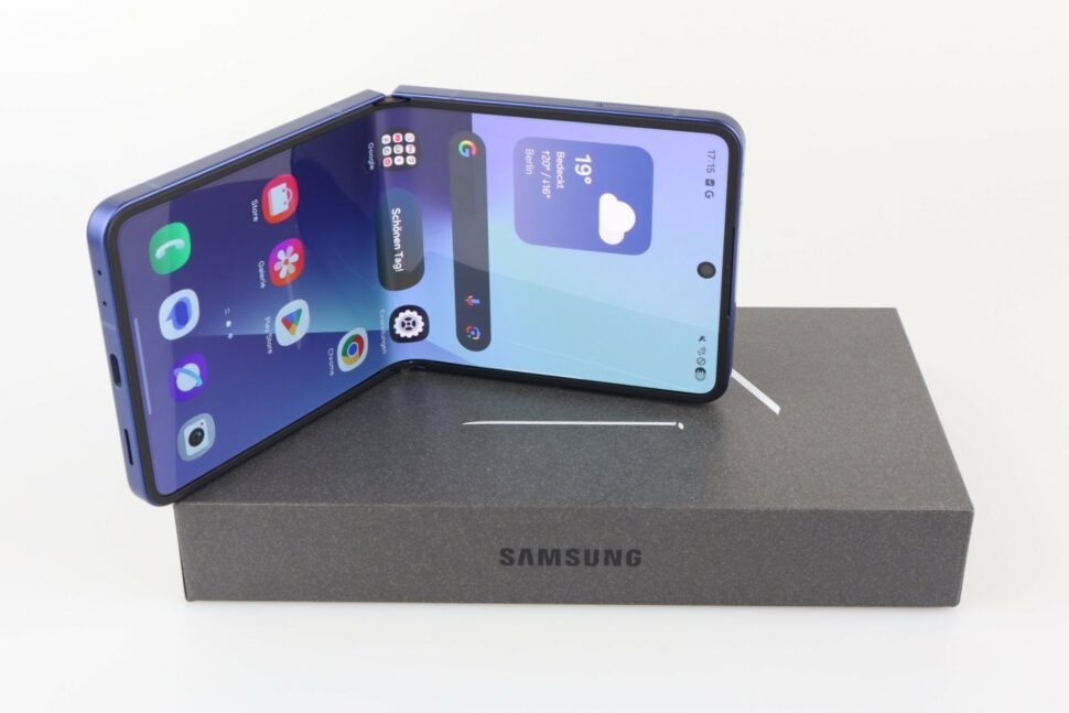 Samsung Galaxy Z Flip 7 Test Head