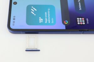 Samsung Galaxy Z Flip 7 Test SIM
