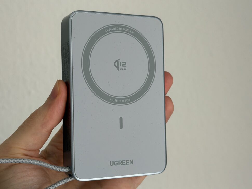 Ugreen Qi2.2 Powerbank Design 1