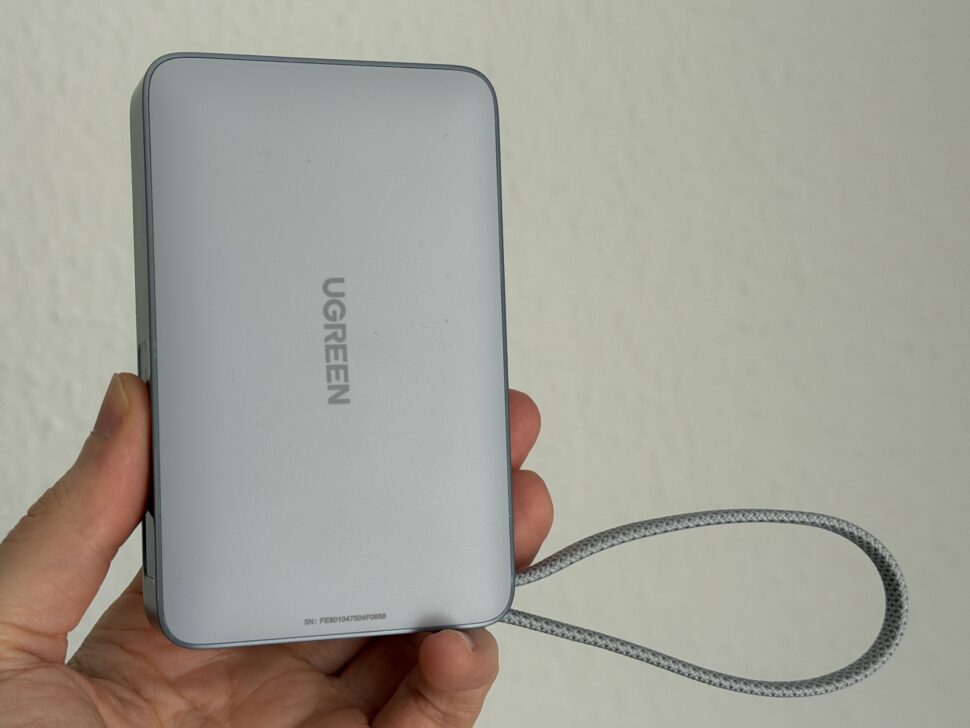 Ugreen Qi2.2 Powerbank Design 2