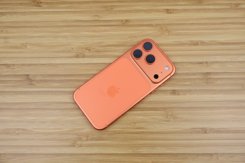 iPhone 17 Pro Desing orange Rueckseite 2