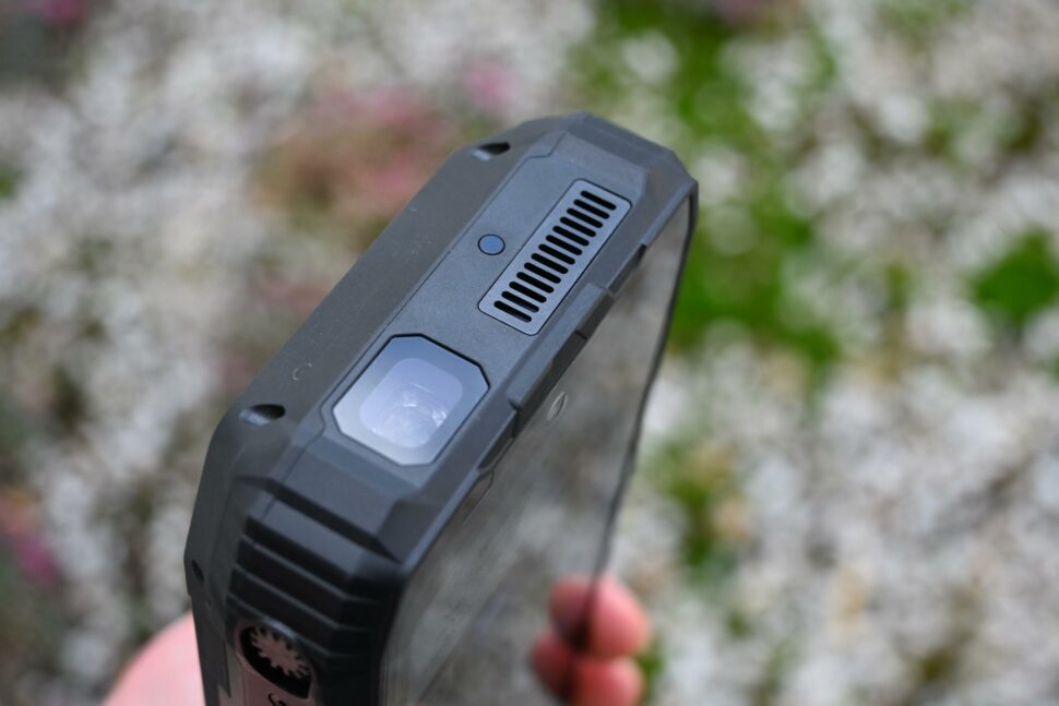 Blackview Xplore 2 Projector Test 12