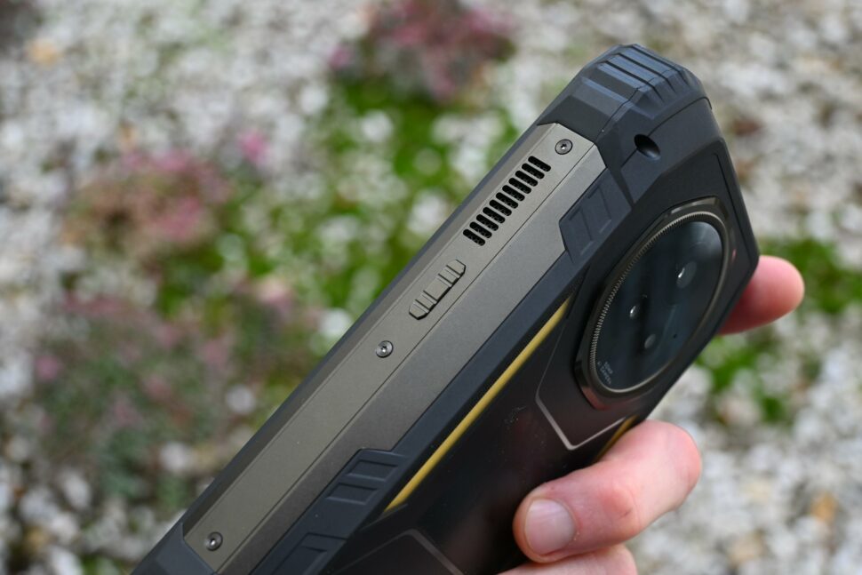 Blackview Xplore 2 Projector Test 8