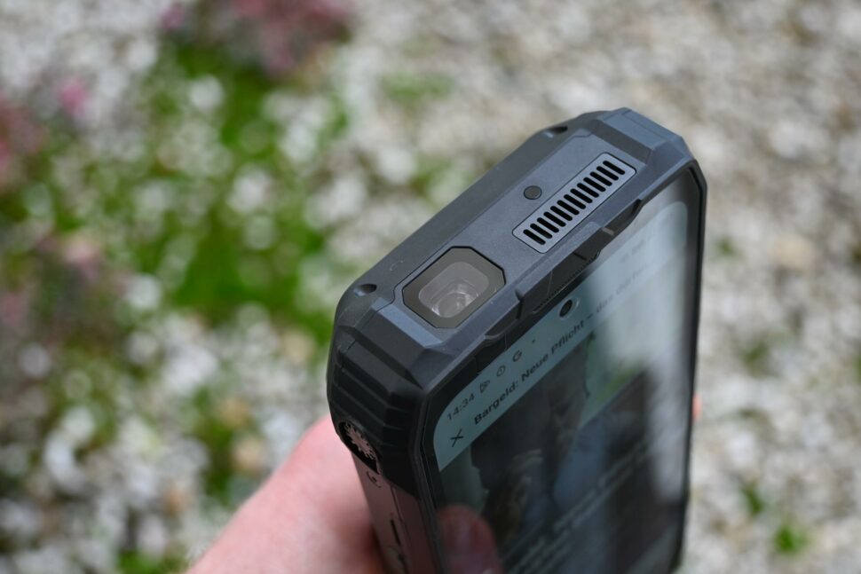 Blackview Xplore 2 Projector Test 9