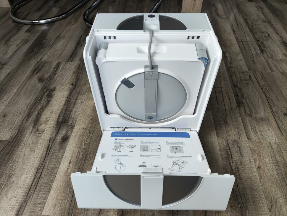 Ecovacs Winbot W2S Design und Verarbeitung Station 1 Ecovacs Winbot W2S Design und Verarbeitung Station 1