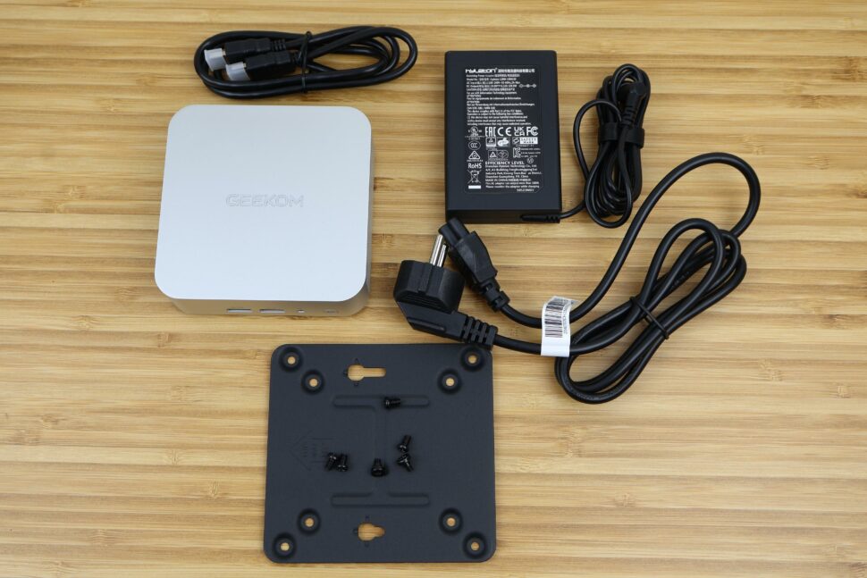 Geekom A8 Lieferumfang