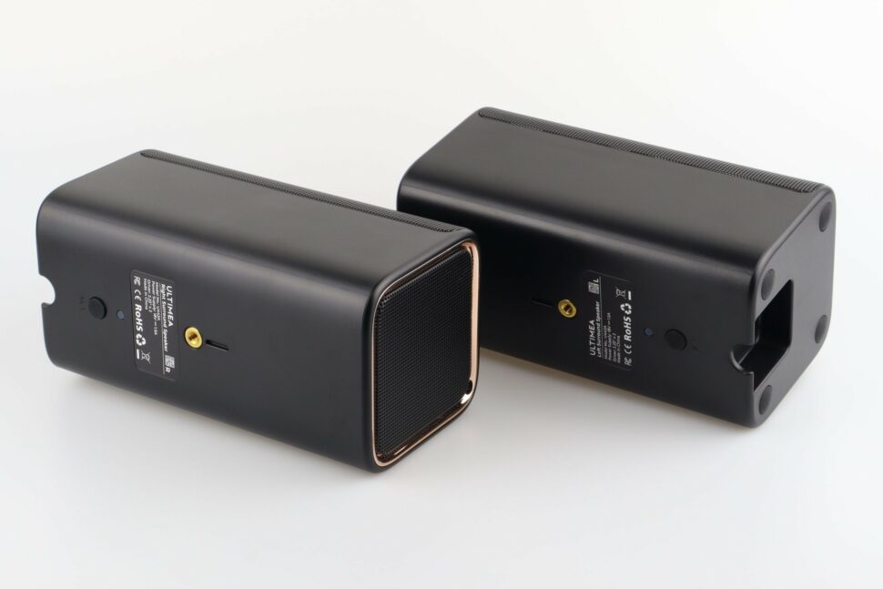 Ultimea Skywave X70 Test Rear Speaker 2