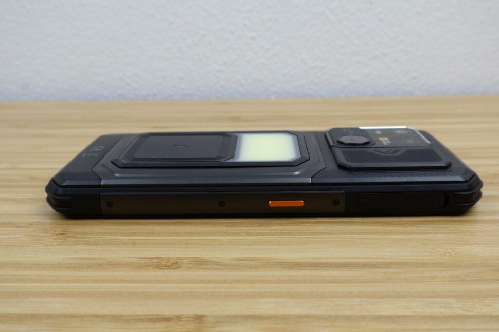 AGM G3 Pro Design Verarbeitung Buttons 3